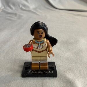 Disney 100 Collectible Minifigure - Pocahontas